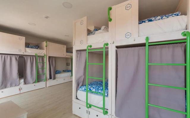 Хостел WOT Ericeira Surf Social