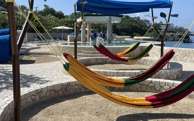 Ocean Cliff Hotel Negril Limited