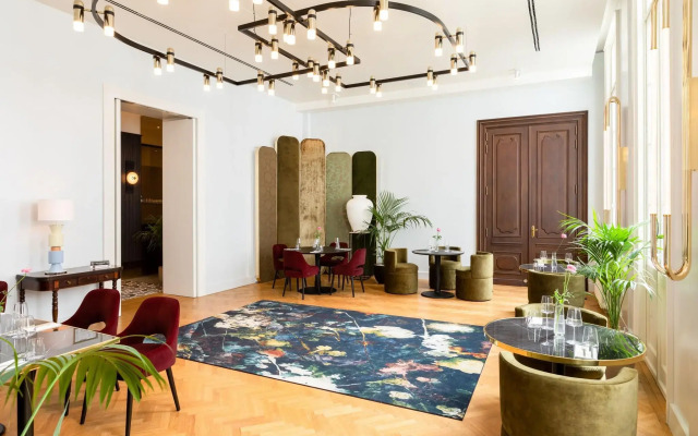 Sapphire House Antwerp, Autograph Collection