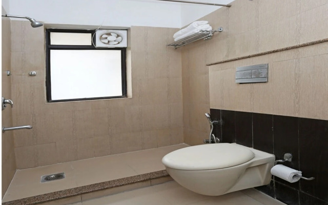 OYO 11656 Singh Suites