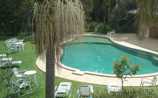 Treetops Lakeside Guesthouse