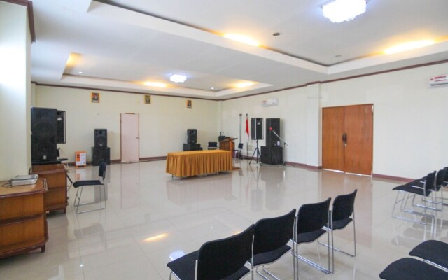 Airy Cihaurgeulis Surapati 235 Bandung