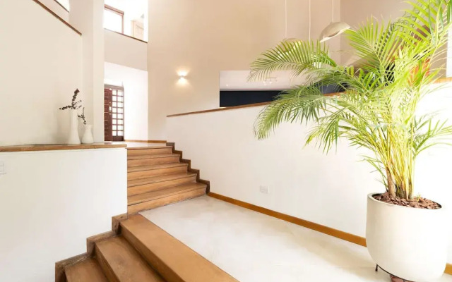 w Incredible 5BR House w Jacuzzi in El Poblado