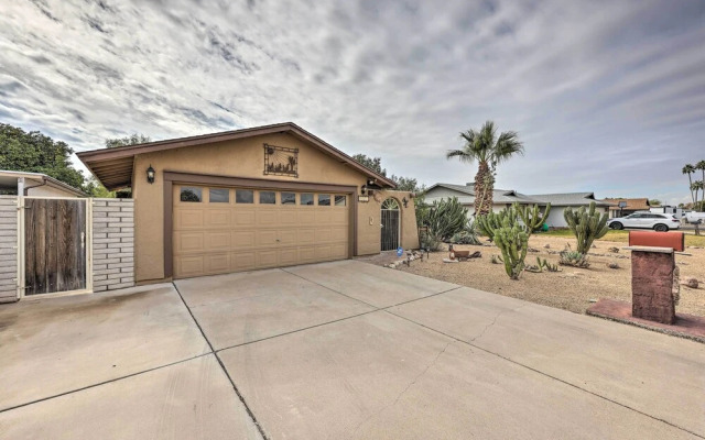 Poolside Oasis in Glendale w/ Desert Surroundings!