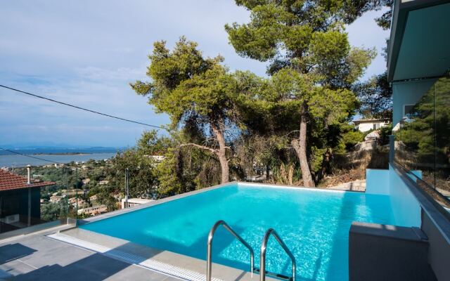 Halcyon Deluxe Maisonettes Sea View