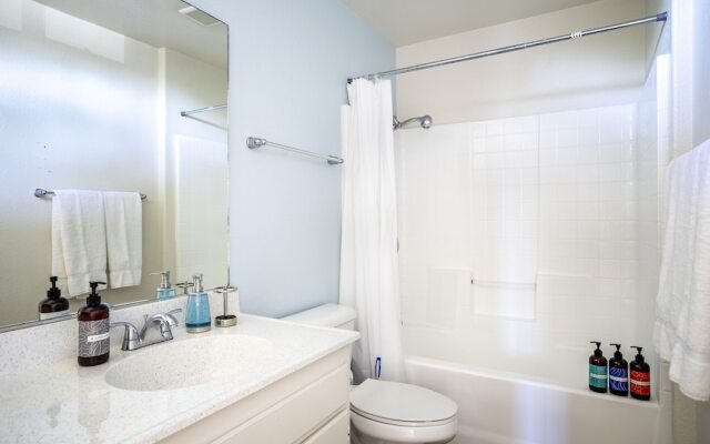 Chic 3br Townhome in Pacific Beach by Wanderjaunt