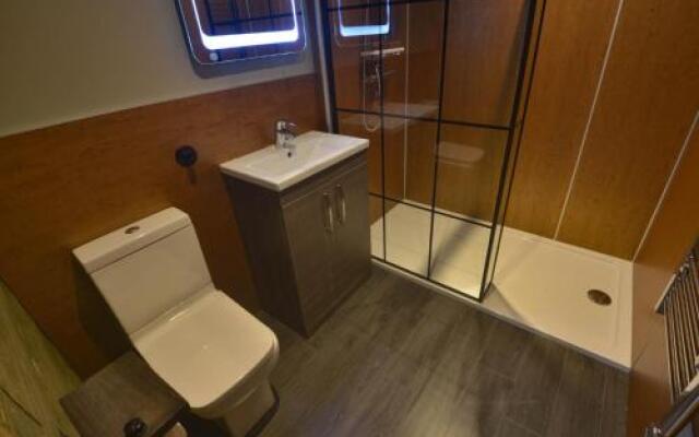 Inchree Rooms & Chalets