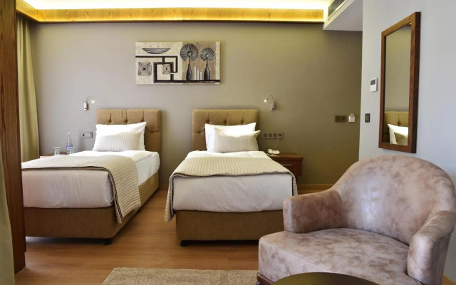 The Elegant Hotel
