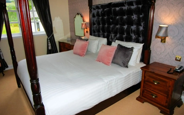 Taychreggan Hotel