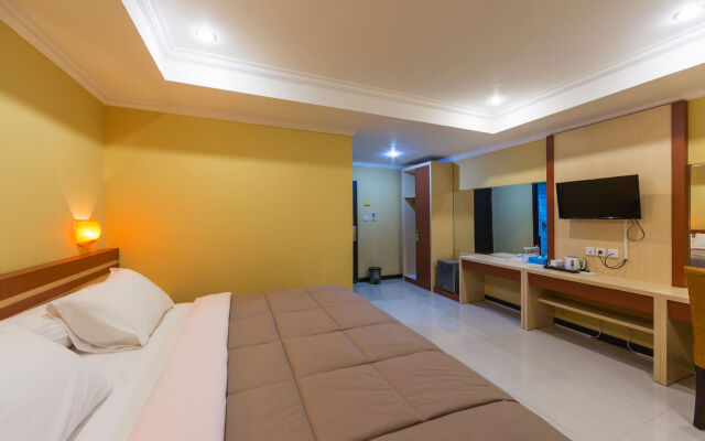 RedDoorz Plus near Mall Bali Galeria 2