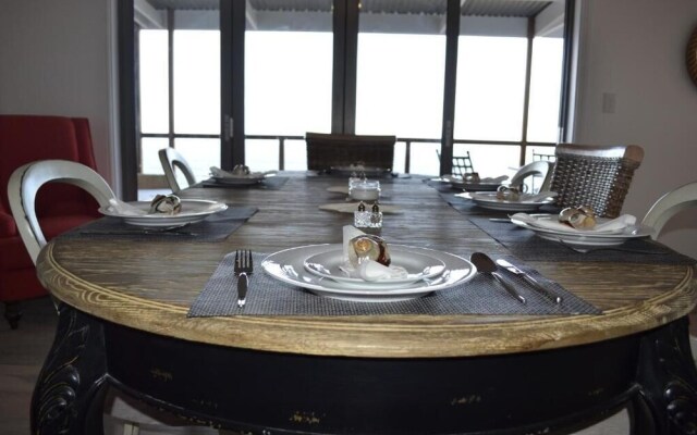 Oceans Drift Guest House - Adults Only