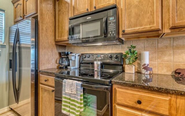 Majestic Lakeside Hideaway 2 Bedroom Condo