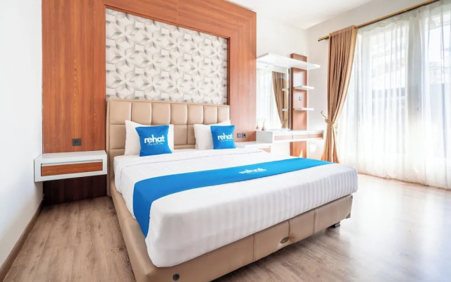 Rehat at Villa Golf Island Dago Resort I – Guest Rooms – Cimenyan