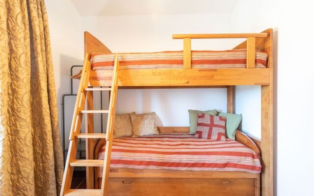 Rosa Estates The Farmhouse & Stables