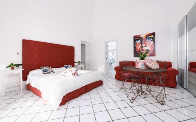 Paper Apartment with Pool