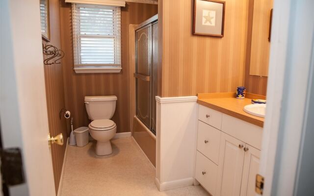 Native Sun 2 Bedroom Cottage by RedAwning