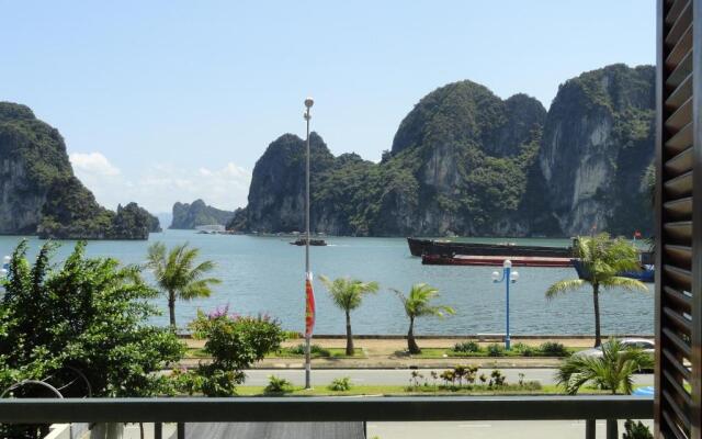 Ha Long Lily Homestay