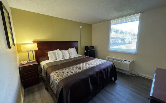 James River Inn & Suites