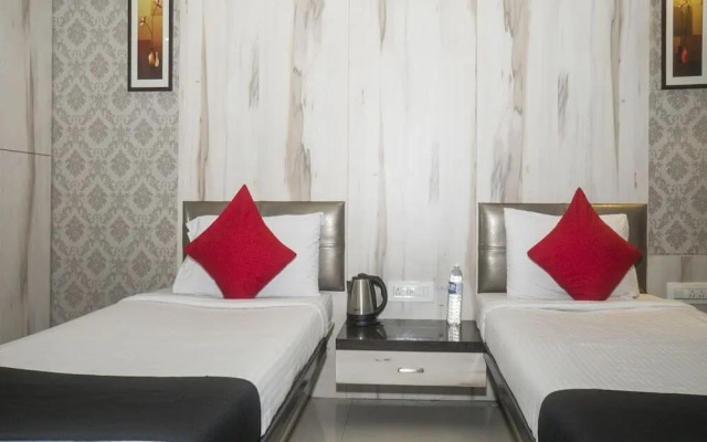 Super Townhouse OAK Regal Inn Near Sant Tukaram Nagar Metro Station