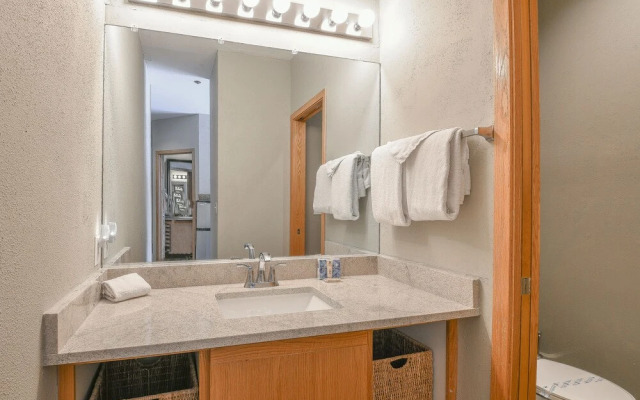 River Bank Lodge 2918
