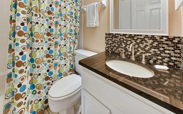 Ocean & Racquet 2303 by Vtrips