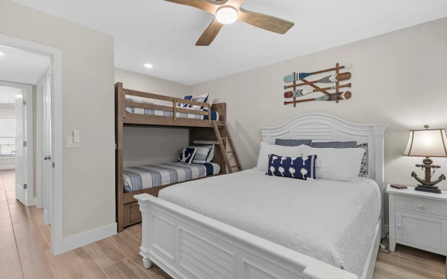 Sea Coast Gardens III 111