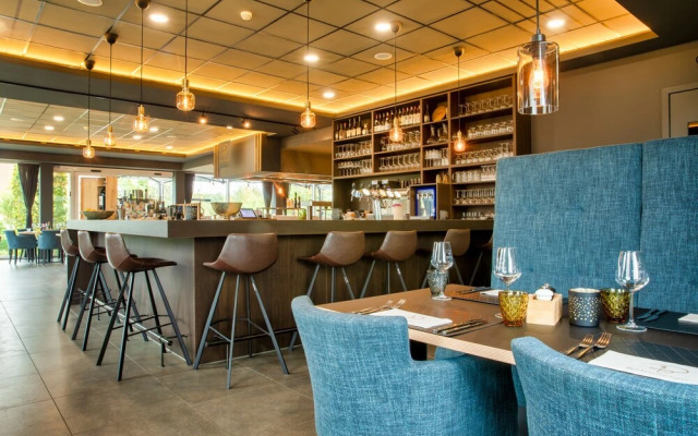 Mezzo Hotel & Business