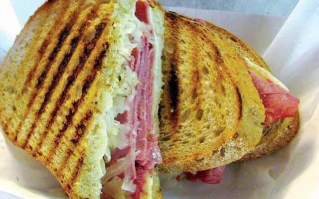 Les Maquinols Estate