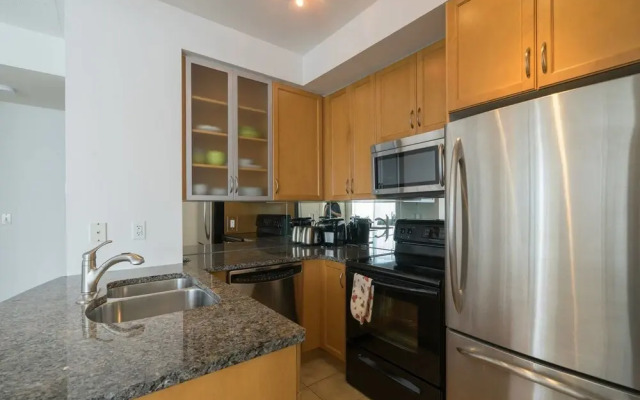 Yorkville Fantasy Yonge & Bloor 2BR 2BT