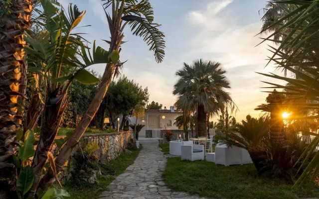 Villa Azzurra - by Elite Villas