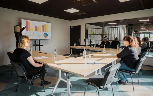 Greet Hotel Brest Aéroport