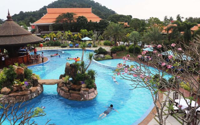 Try Palace Resort & Spa