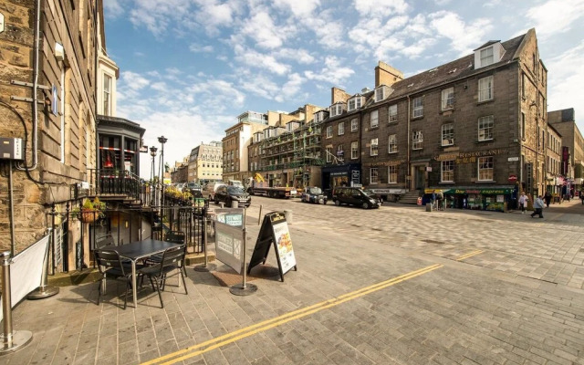 JOIVY Perfect Location! - Stylish & Cosy Rose St Apt