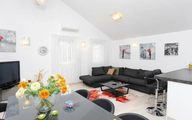 Apartments by the sea Trogir - 16211