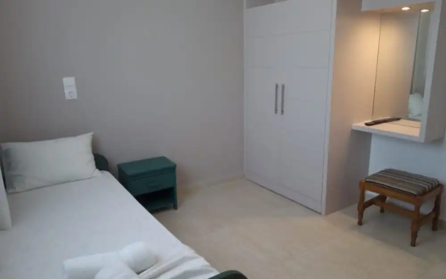 Three Stars Beach Hotel