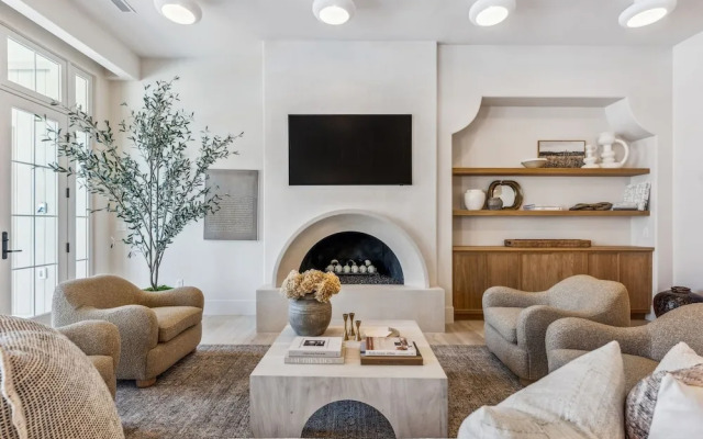 Rosemary 7 Bedroom Home