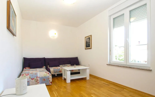 Apartment 1932