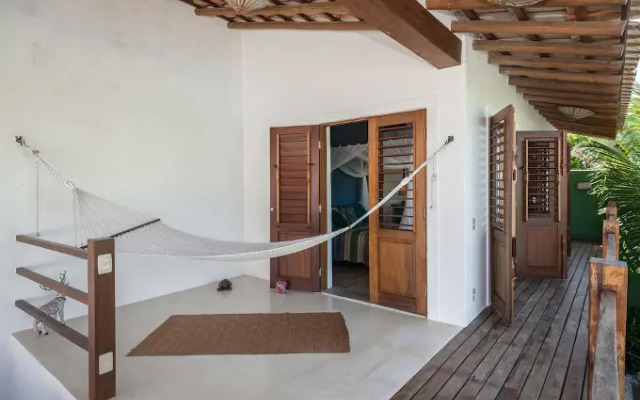 Vila do Outeiro em frente a praça da igreja