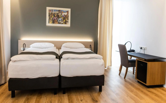 Отель South Coast