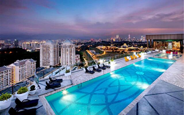 SKY POOL Elegant & Comfy Suite 2-4Pax at KL City