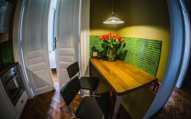 Angel House Aparthotel