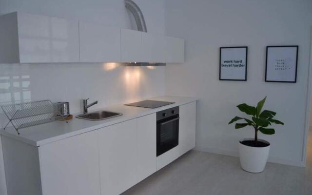 Charming Apartment 101