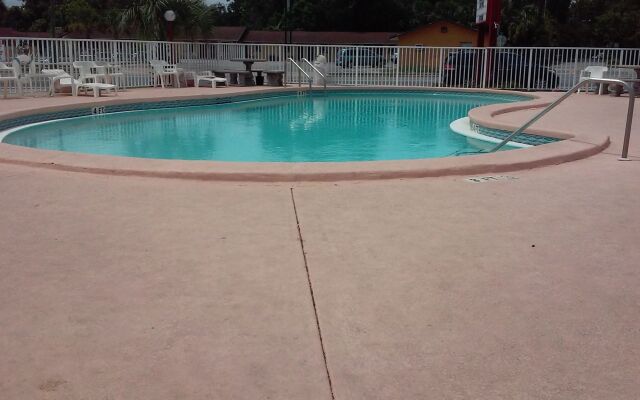 Summer Breeze Motel