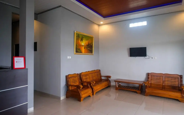RedDoorz Near Dr Oen Solo Baru Hospital