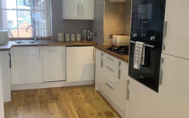 HU1 Triplex City Centre Gem sleeps 6 H7