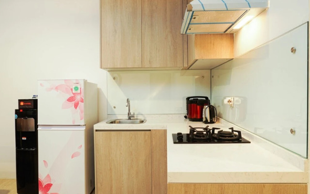 Elegant 1BR Veranda Residence @ Puri Apartment by Travelio