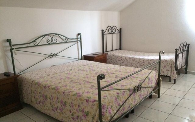 Hotel Ristorante Pizzeria Lo Scoglio