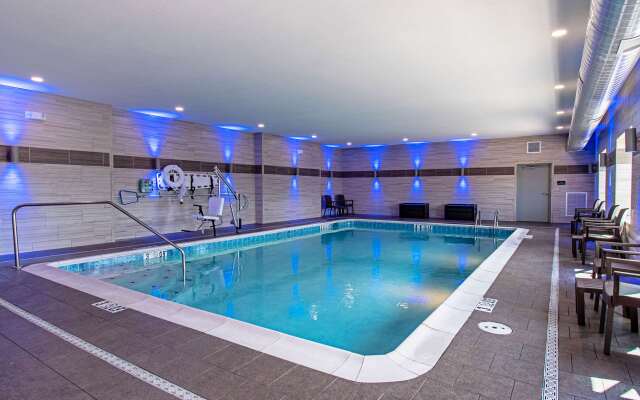 Comfort Suites Grove City - Columbus South