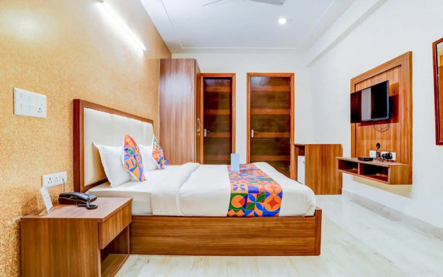 FabHotel Golf Course Sapphire