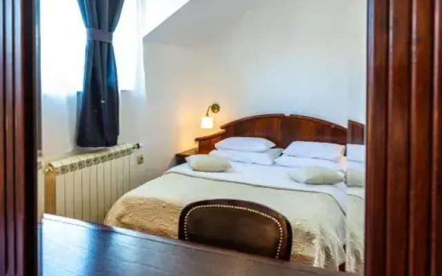Garni Hotel Royal Crown